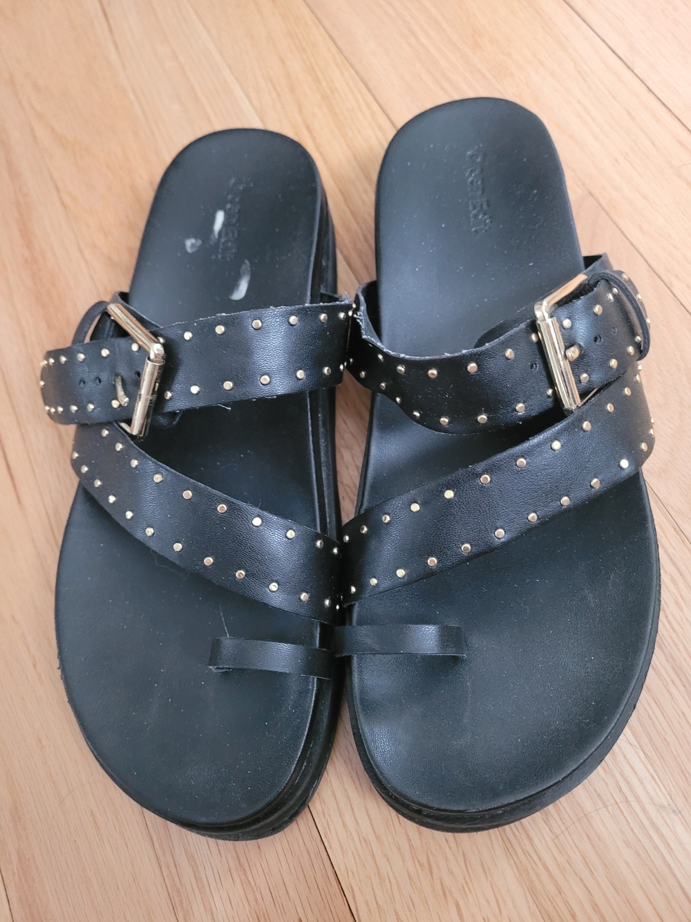 Black Studded Buckle Toe-Ring Sandals - Women